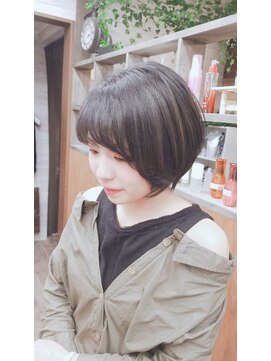 ウキュウ(Ukyu) 濃いめグレー×ショート×可愛い