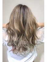 アズール 草加(azule)&nbsp;インナーカラー　ピンク×ベージュ　ロングウルフ