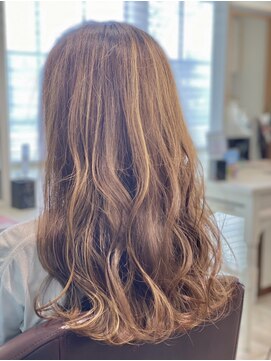 アンレーヴ(UnReve) 巻き髪ヘアー