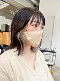 guest hair ホワイトシルバーイヤリングカラーにプツッとボブ