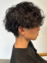 ヒュイル バイ ニアウ(Hwyl by Niau)&nbsp;メンズマッシュパーマ波巻スパイラルパーマニュアンスパーマ