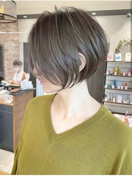 アンド ストーリーズ(&STORIES) 大人可愛い小顔ひし形クビレ丸み20代30代40代大人ショート(蘭)