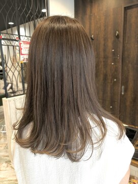 リノナ(Linona) やわらかミディアムワンカールパーマカーキグレージュ前髪錦糸町