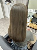 オリーブベージュ