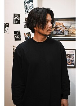 フォーコーナーズカットショップフェイビーズ 名古屋西(FourCornersCutShop favey's) ヤスナガ　センターパート　ツイスパ