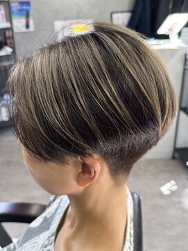 ムム(mumu...) 刈り上げショートボブ