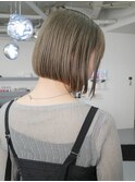 ハイトーンボブグレージュミルクティーアッシュベージュ切りっぱ