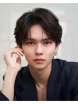 オーシャントーキョー 渋谷神南(OCEAN TOKYO) ツーブロック人気黒髪ニュアンスフェザーセンターパート