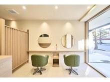 ルリアン(Le Lien)の雰囲気（落ち着いた色、空間。シンプル。）