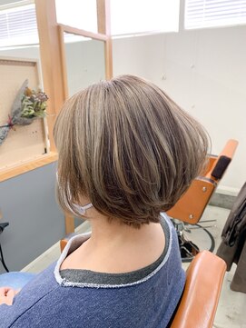 ユッカ エルア 武庫之荘南口(YUCCA elua) 【elua 角床】オシャレハイライトショート