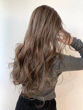 イース バイ アンブルリュクス 北千住(Ease by amble luxe) ミルクティベージュ