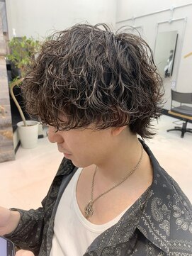 ネオン(NEON) 大学生、社会人相性抜群！波巻きパーマ