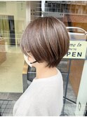 ショートボブ