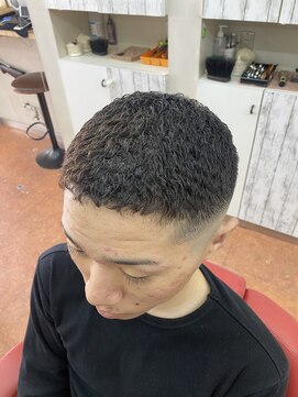 ミハラ(mihara) スキンフェード×アイロンパーマ