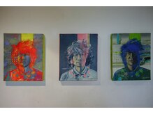 チクロヘアー(Ticro hair)の雰囲気（個性溢れるインテリアやアート作品など拘りのつまった空間です。）
