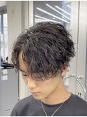 縦落ちパーマセンターパートツイストスパイラルシャドウパーマ