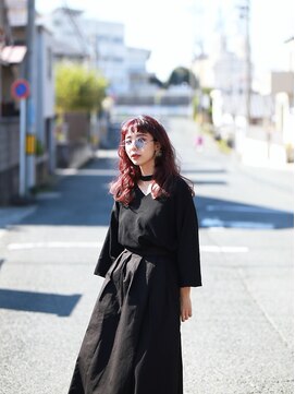 ウニカ デ ビエモン(UN1CA de BIEMON) フェミニンピンク☆艶カラー カーリーパーマロング