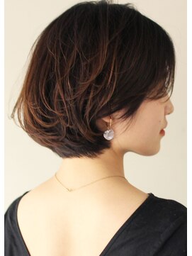 サーカス バイ ビュートリアム 青山(CIRCUS by BEAUTRIUM) 大人可愛い　ショートボブ