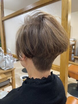 レイファ(REIFA) グラデーションショートボブヘアスタイル