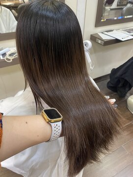 ヘアーアンドメイク ビス(HAIR&MAKE bis) ウルウル艶々！！髪質改善トリートメント【中西思実】