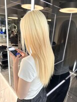 レディアル 渋谷(REDEAL)&nbsp;抜きっぱなしブロンドハイトーンインナーレイヤーカットウルフ