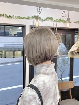 リッカ(RICCA) ハイトーンショート♪~ホワイトベージュ~