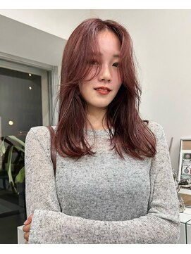 ブラウン(BROUN) ニュアンスで馴染むピンクブラウン