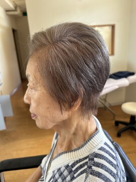 ルヴァンブルー 伸びても気にならない白髪活かしダブルカラー ショートレイヤー