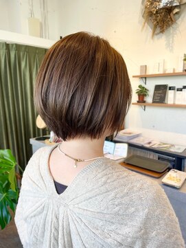 トイズファクトリー(Toys Factory) 丸みショートボブハイライトカラーくびれヘア