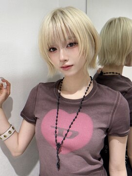 サロウィンフレンテ 新宿三丁目(SALOWIN Frente) 石塚／ぱっつん顔まわりウルフブロンドタッセルレイヤーボブ新宿