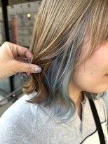 シロ(SiLO) ミルクティー×ブルーのインナーミディボブ