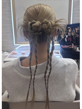 ツインカチモリヘアアレンジ