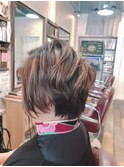 アシンメトリーショートヘア