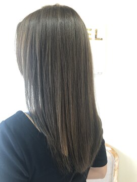ヘアアンドヘッドスパ エリー(hair&headspa elly) 大人向けハイライトグレイッシュ