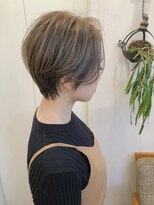 大人エアリーな小顔ショート