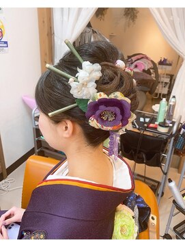 アンジェヘア(Ange-hair) キレイめシニヨンスタイル