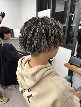 エルマーク(L-MARK) メッシュハイライトスパイラルパーマツイストパーマツーブロック