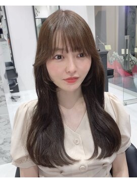 ワン バイ ジエクト(One by The Ect) 【レイヤーロング】シルキーベージュ似合わせカットフルバング