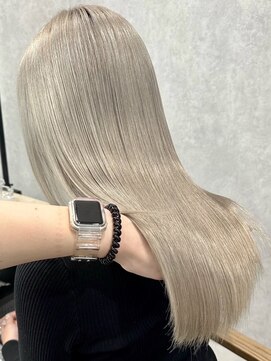 ロウル 渋谷(LOWRL) シルキーホワイトベージュ/ケアブリーチカラー