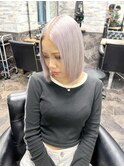ホワイトシルバー[ネビージュ/黒髪/小顔/新宿]
