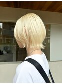 くびれレイヤー×ホワイトブロンド
