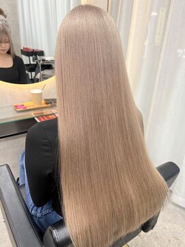 ルノン シェリー(LUNON cheliy) ホワイトベージュ/ホワイトブロンド/ハイトーンカラー