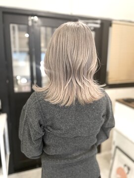 ニート(NEAT) White Beige