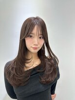 前髪ありワイドバンググレージュ美髪レイヤーカット髪質改善