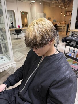 エル(EL by green) 《tomi》ブリーチ×パーマ