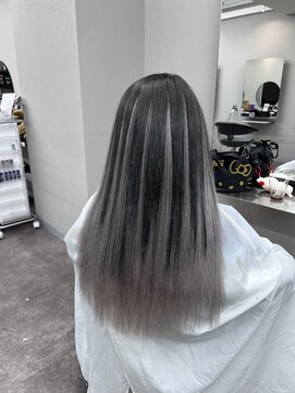 エミーバイモアムー(Emmie byMoremuu) 【MEI】エクステグラデーション