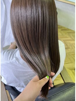 イイナヘアガレージ(117)の写真/輝く髪は駅近から！こだわりのオーガニックフローディアトリートメントで、極上の美髪体験を♪