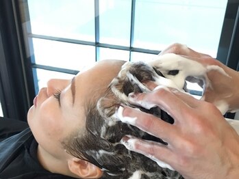 ヘアーアンドネイル キ アンティ(Hair&Nail Ki anty)の写真/【至福の癒し】美しい髪は頭皮からのケアが大事！ヘッドスパのたくさんの効果が、様々な悩みに対応可能◎