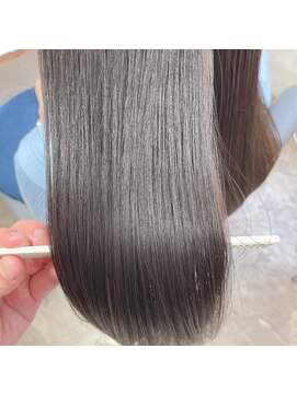 フィン(FiN by allure) 浦前ツバサ/髪質改善/シースルーカラー/シアグレージュ/透明感