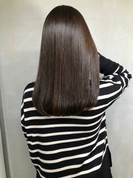 ジーナ 船橋(Zina) オトナ女子ツヤ髪アッシュカラーふんわりミディシースルーバング